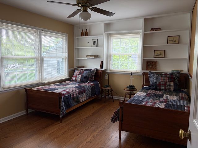 909 E Rockwell Street, Arlington Heights, IL 60005