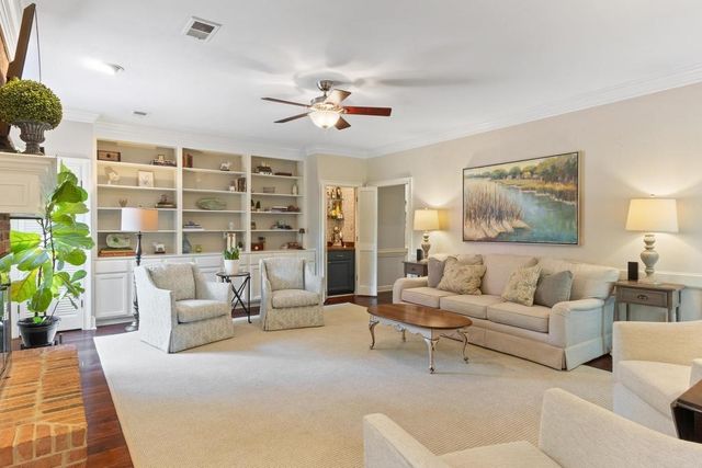 2880 BELFORT DR, Germantown, TN 38138