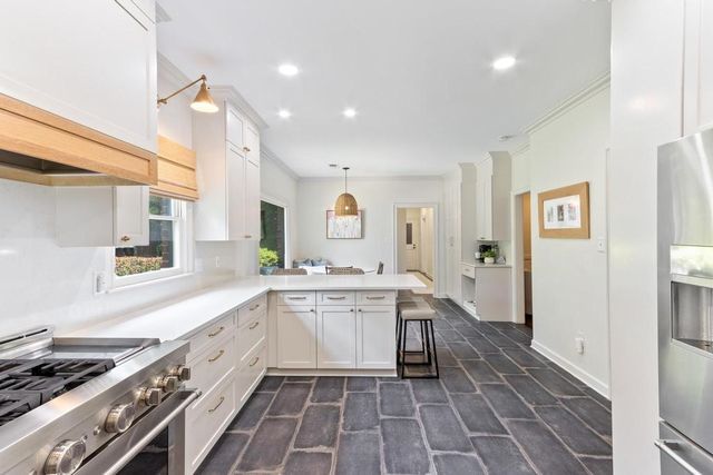 2880 BELFORT DR, Germantown, TN 38138