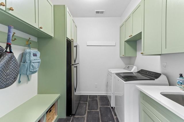 2880 BELFORT DR, Germantown, TN 38138