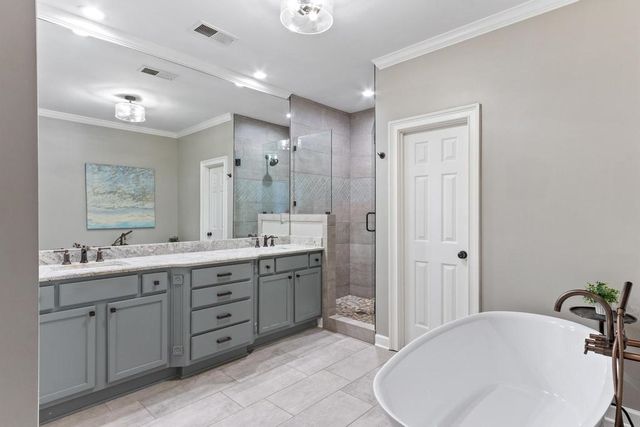 2880 BELFORT DR, Germantown, TN 38138