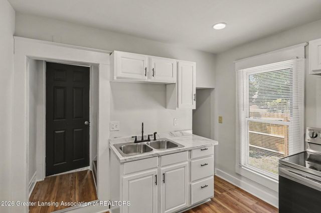 1318 Chelsea Avenue, Lansing, MI 48915