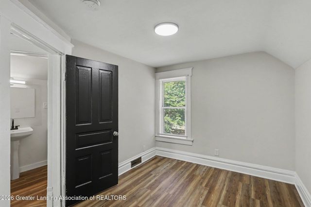 1318 Chelsea Avenue, Lansing, MI 48915
