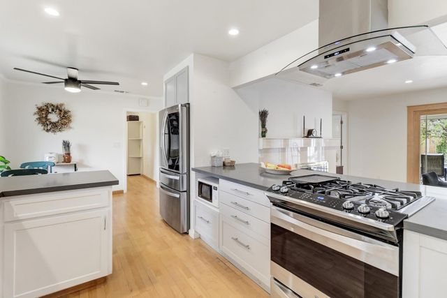 1501 Elsdon Cir, Carmichael, CA 95608