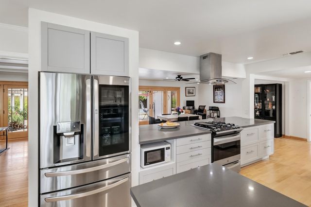 1501 Elsdon Cir, Carmichael, CA 95608