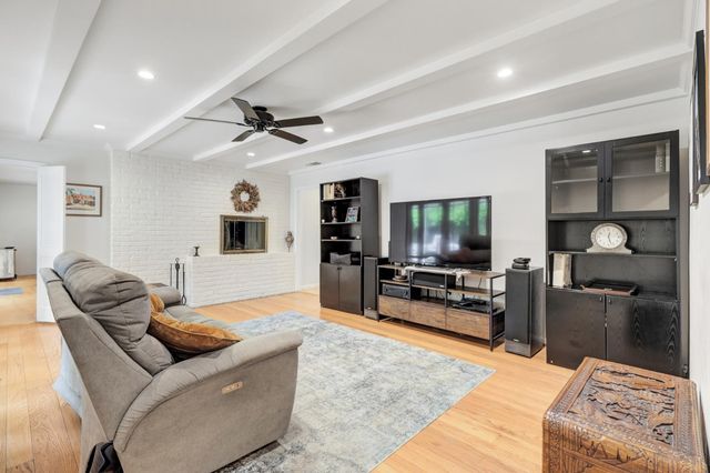 1501 Elsdon Cir, Carmichael, CA 95608