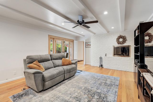 1501 Elsdon Cir, Carmichael, CA 95608