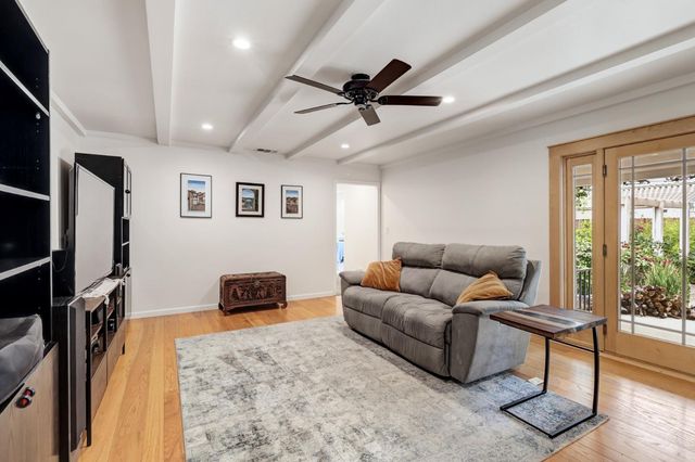 1501 Elsdon Cir, Carmichael, CA 95608