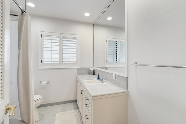 1501 Elsdon Cir, Carmichael, CA 95608