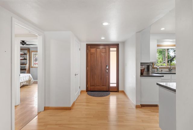 1501 Elsdon Cir, Carmichael, CA 95608