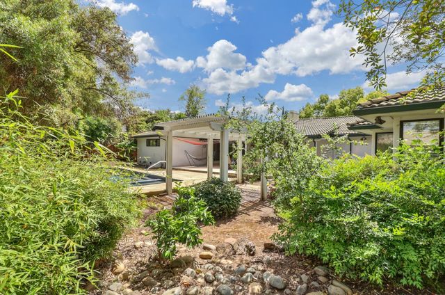 1501 Elsdon Cir, Carmichael, CA 95608