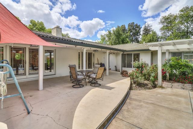 1501 Elsdon Cir, Carmichael, CA 95608