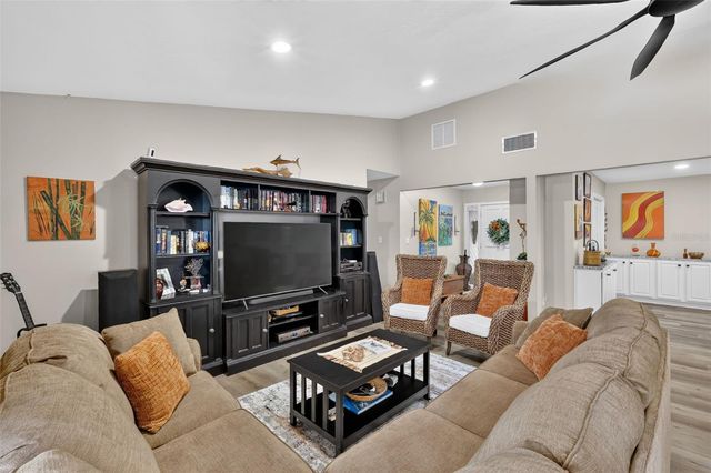 2115 SUZANNE DRIVE, Mount Dora, FL 32757