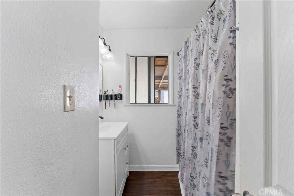 Image 13 of property listing at 1701 W 136th, Compton, CA 90222