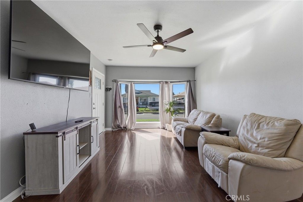 Image 4 of property listing at 1701 W 136th, Compton, CA 90222