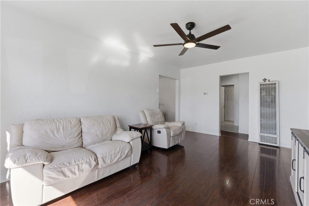 Image 6 of property listing at 1701 W 136th, Compton, CA 90222