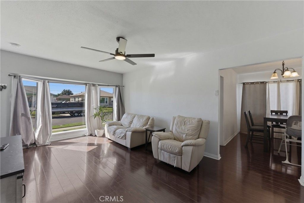 Image 7 of property listing at 1701 W 136th, Compton, CA 90222