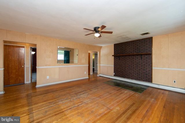 500 MOUNT LAUREL RD, Mount Laurel, NJ 08054
