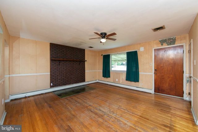 500 MOUNT LAUREL RD, Mount Laurel, NJ 08054