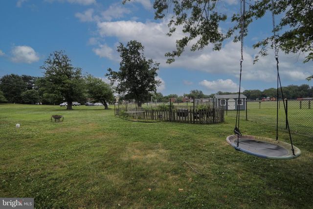 500 MOUNT LAUREL RD, Mount Laurel, NJ 08054