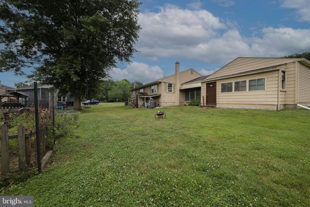 500 MOUNT LAUREL RD, Mount Laurel, NJ 08054
