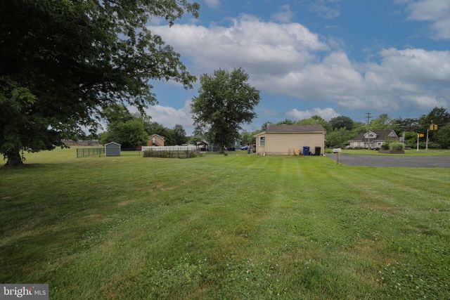 500 MOUNT LAUREL RD, Mount Laurel, NJ 08054