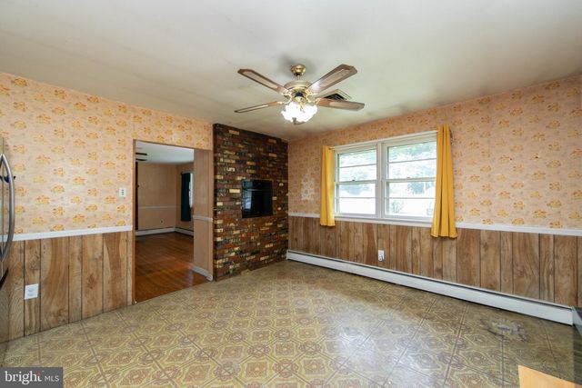 500 MOUNT LAUREL RD, Mount Laurel, NJ 08054
