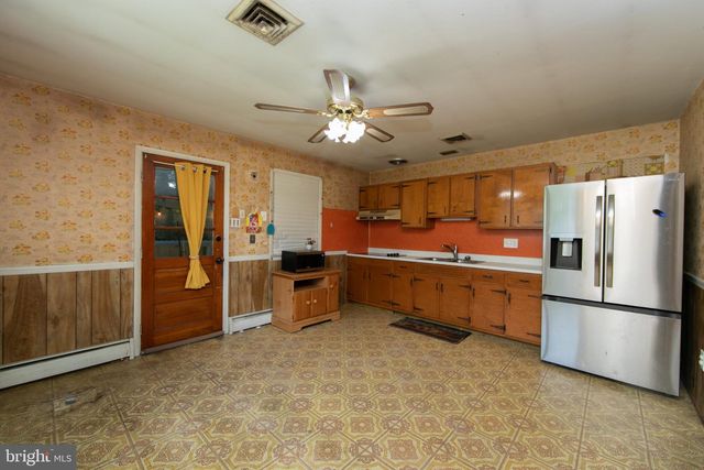 500 MOUNT LAUREL RD, Mount Laurel, NJ 08054