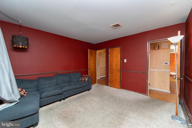 500 MOUNT LAUREL RD, Mount Laurel, NJ 08054
