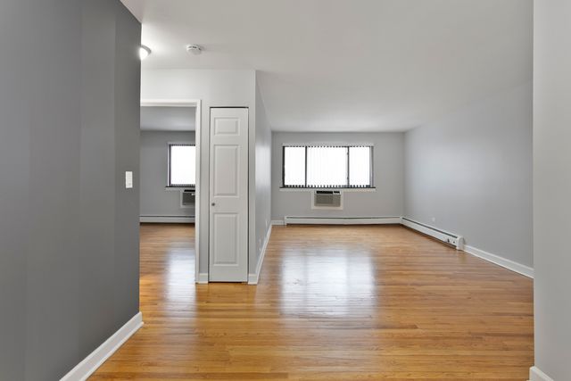 6758 N Sheridan Avenue 444, Chicago, IL 60626