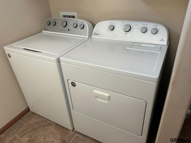 308 W Maple Street, Hooper, NE 68031