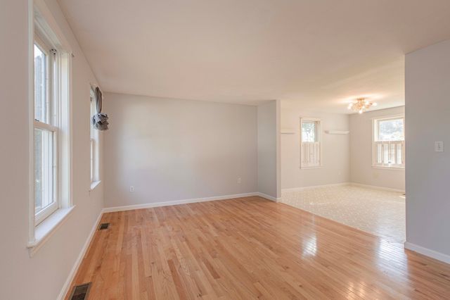 36 Redwood Circle, Pembroke, MA 02359