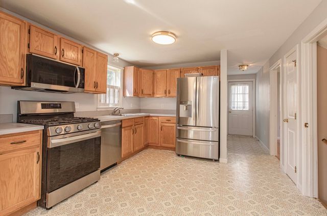 36 Redwood Circle, Pembroke, MA 02359