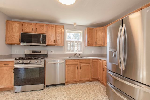 36 Redwood Circle, Pembroke, MA 02359