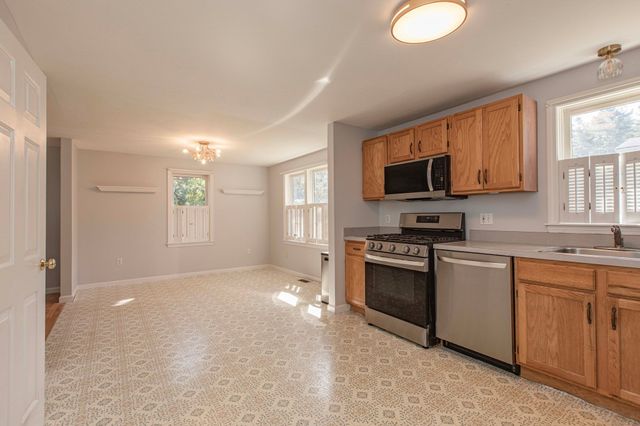 36 Redwood Circle, Pembroke, MA 02359