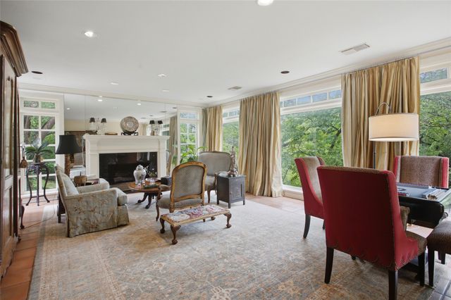 1111 Pebble Creek Road, Fort Worth, TX 76107