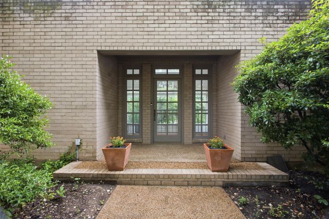 1111 Pebble Creek Road, Fort Worth, TX 76107