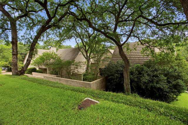 1111 Pebble Creek Road, Fort Worth, TX 76107