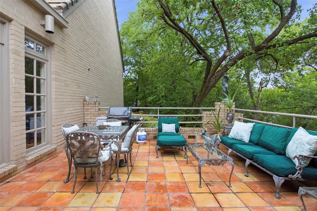 1111 Pebble Creek Road, Fort Worth, TX 76107