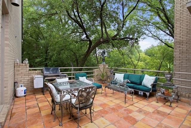 1111 Pebble Creek Road, Fort Worth, TX 76107
