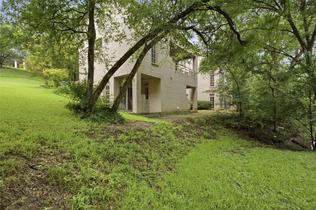1111 Pebble Creek Road, Fort Worth, TX 76107