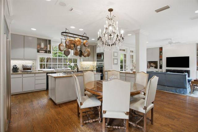 1111 Pebble Creek Road, Fort Worth, TX 76107