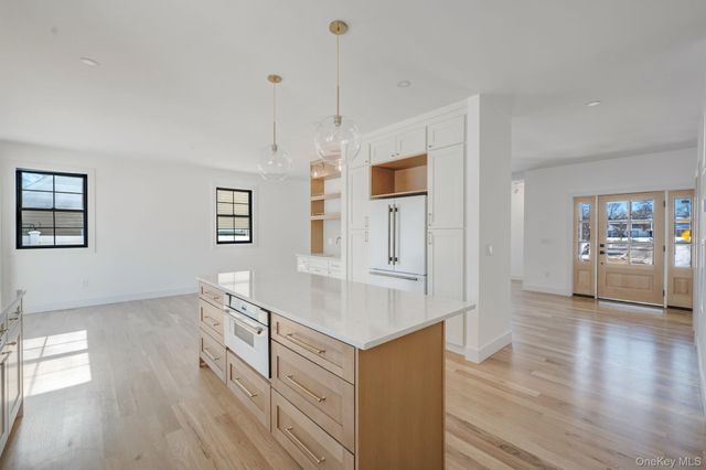 35 Cotton, Levittown, NY 11756
