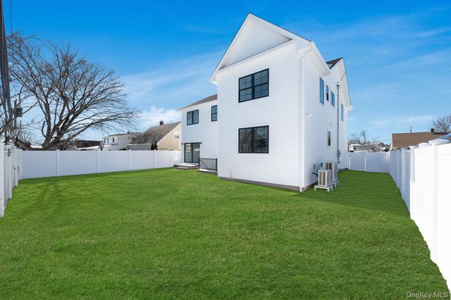 35 Cotton, Levittown, NY 11756