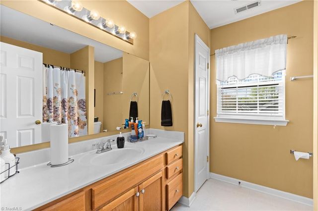 6083 Brookstone Ridge Drive, Winston-salem, NC 27107