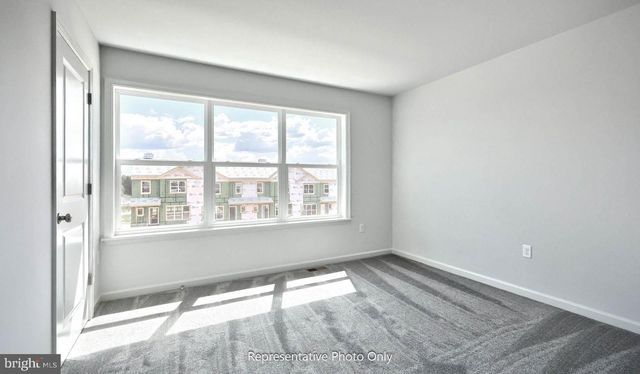 32 N CONIFER DR, Elizabethtown, PA 17022