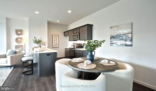 32 N CONIFER DR, Elizabethtown, PA 17022