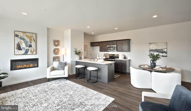 32 N CONIFER DR, Elizabethtown, PA 17022