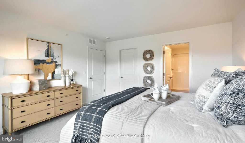 Image 15 of property listing at 32 N CONIFER DR, Elizabethtown, PA 17022