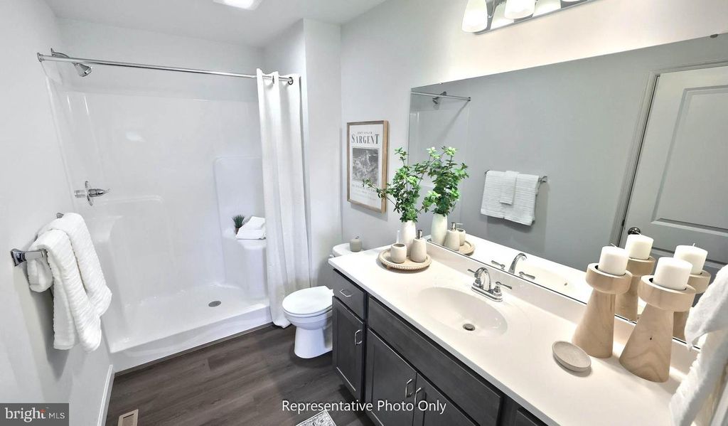 Image 17 of property listing at 32 N CONIFER DR, Elizabethtown, PA 17022